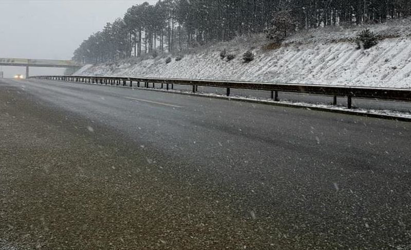 Oprezno zbog poledice, snijeg u toku noći