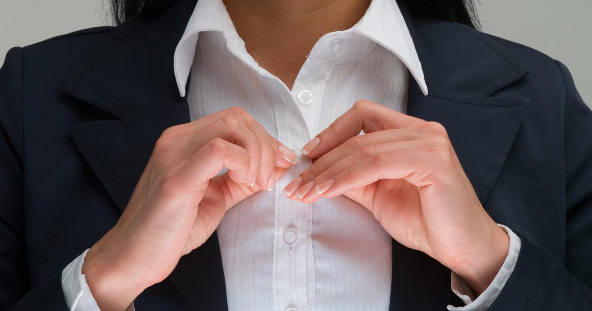 Zašto se muške i ženske košulje kopčaju sa različitih strana?