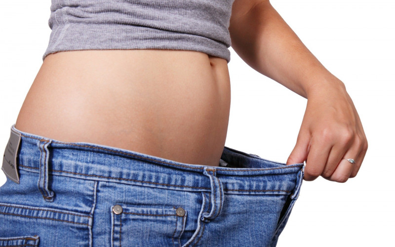 Pogledajte 11 proizvoda koji će vam pomoći da izgubite kilograme sa stomaka