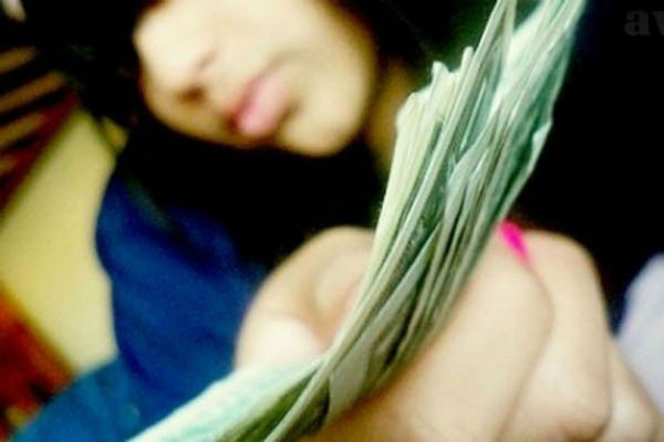 Trudnoća otkrila stravu u kafani: Gazda tjerao konobaricu da prostitucijom zarađuje platu