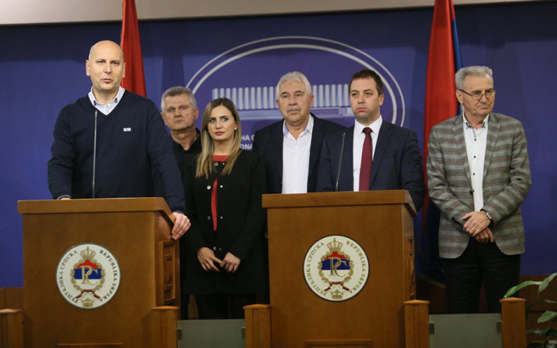 Poslanici SP traže od Viškovića da iz Vlade izbaci Petra Đokića