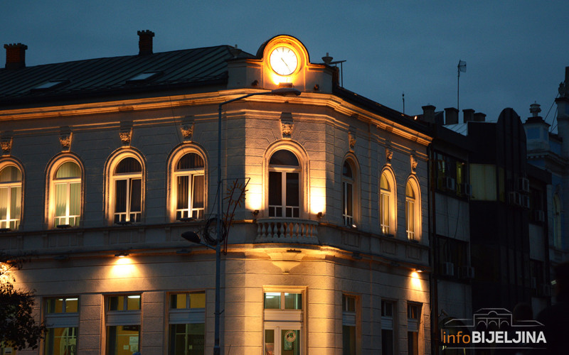 Odluke o radnom vremenu u saglasnosti sa zaključcima Saveza opština i gradova