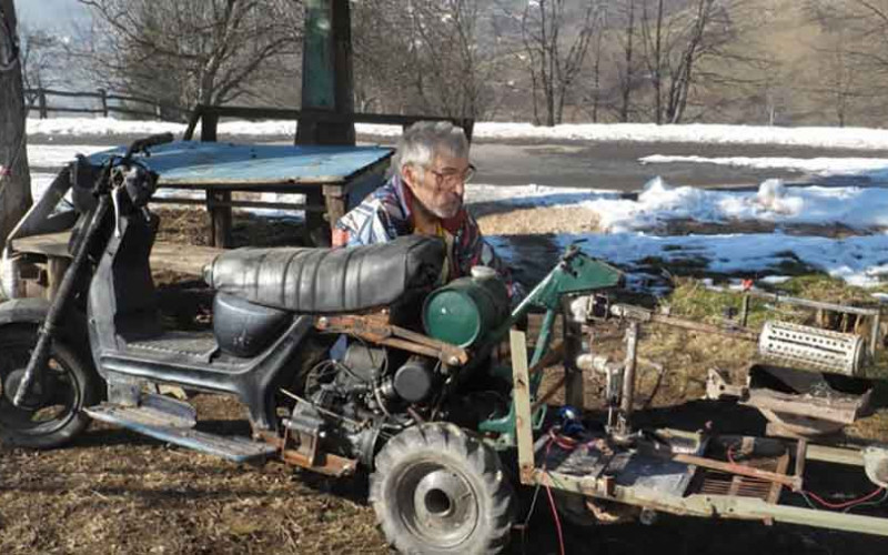 Kafa i ćevapi sa roštilja na motoru: Priča čovjeka koji cijeli život osmišlja inovacije