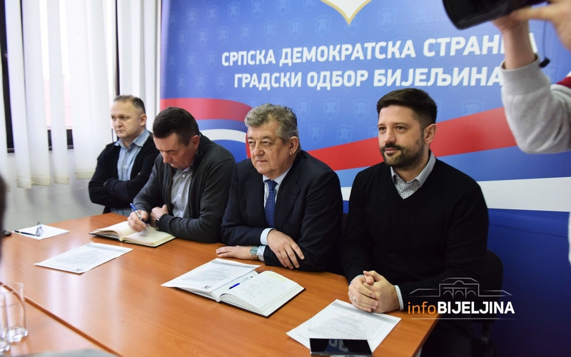 Mićić: Ja sam kandidat SDS-a i siguran sam da ću dobiti podršku Šarovića /FOTO/