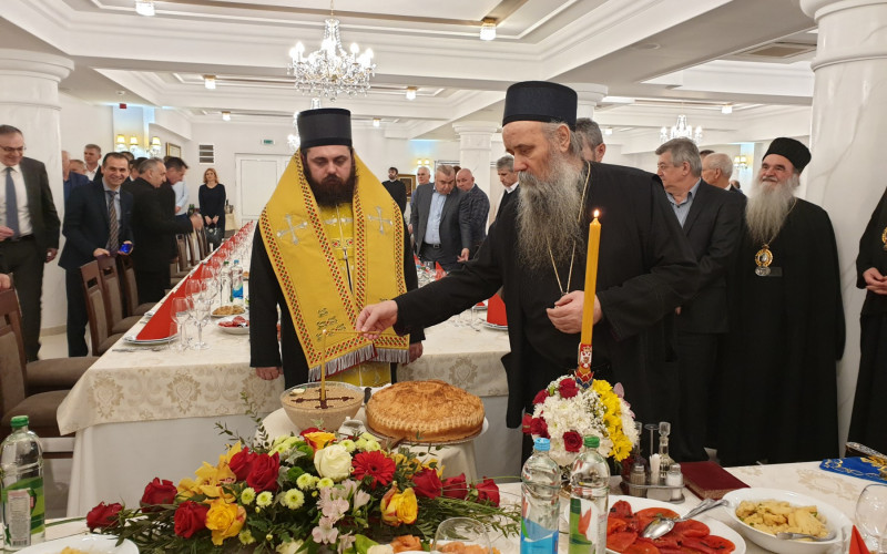 Njegovo Preosveštenstvo Episkop Fotije proslavio krsnu slavu /FOTO/