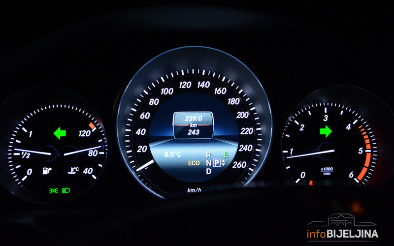 Vozio 242,2 km/h na autoputu, zaustavio ga presretač