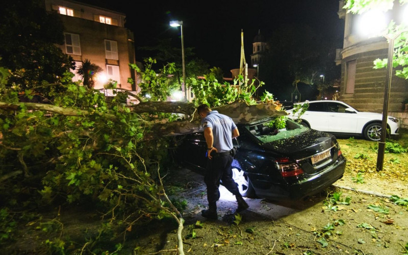 Dvije osobe poginule u olujama: Snažan vjetar hara centralnom i južnom Evropom
