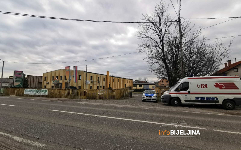 SA 50 TRAKTORA DOLAZE PRED SJEDIŠTE FIRME U BIJELJINI Proizvođači duvana protestuju zbog dodatnog PDV-a /FOTO/