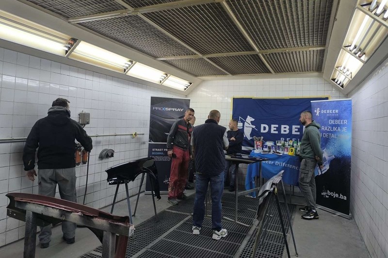 U Bijeljini predstavljeni najnoviji proizvodi iz DeBeer asortimana, možete ih kupiti samo u “Royal color” radnji (FOTO)