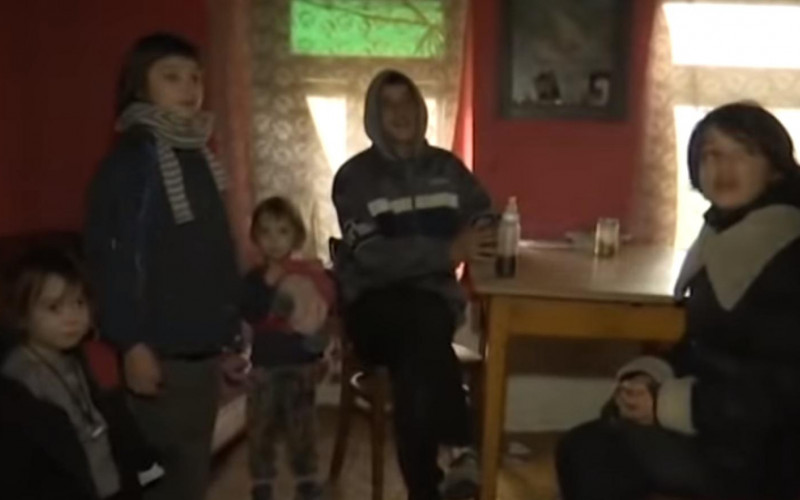 Šestoro djece živi bez roditelja, majka ih napustila, otac u zatvoru