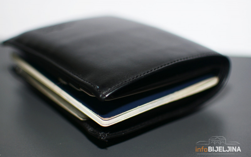 Našao novčanik na klupi i vratio vlasniku: Šta će mi ono što nije moje