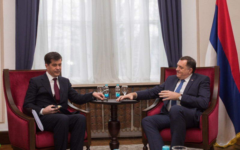 Dodik: Žao mi je što se konstruktivan sastanak pretvorio u prijetnju