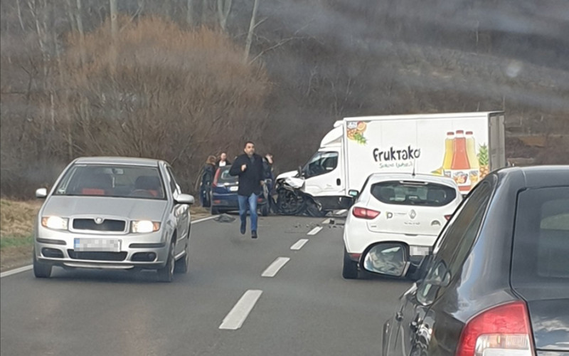 EPILOG SAOBRAĆAJKE KOD UGLJEVIKA Trogodišnje dijete sa teškim povredama prevezeno u Beograd