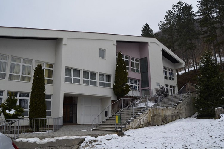 Ministarka prosvjete i kulture u ponedjeljak u srebreničkoj školi, đaci i danas bojkotuju nastavu