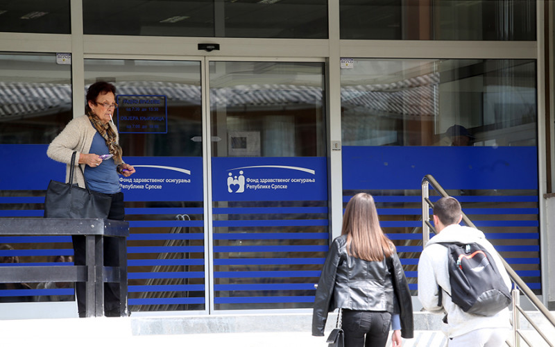 Fond počinje da finansira implantante za djecu sa oštećenim sluhom