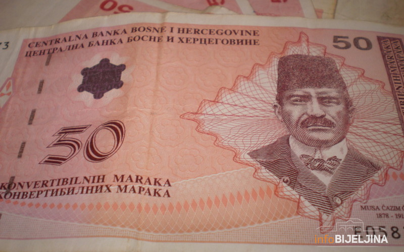 Rast javnih prihoda u RS: Svaki minut legnu 4.503 marke