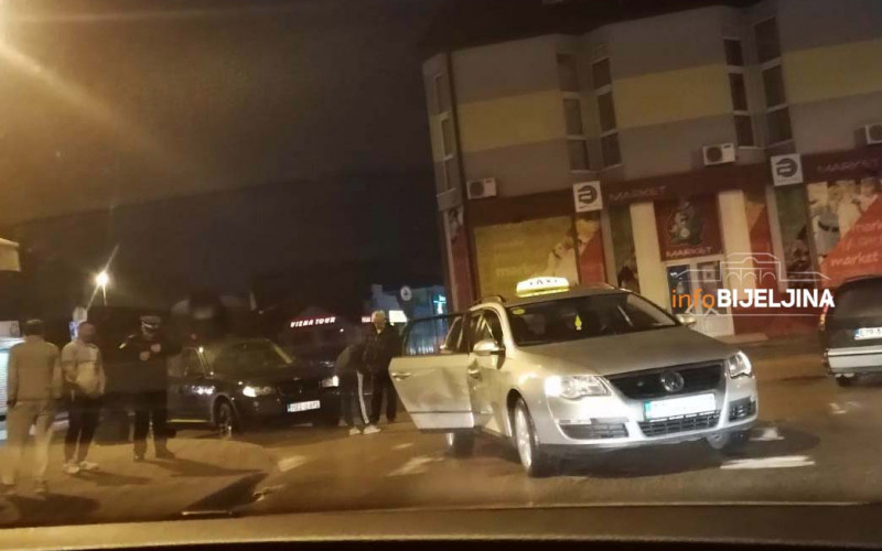 Sudar dva automobila u centru Bijeljine