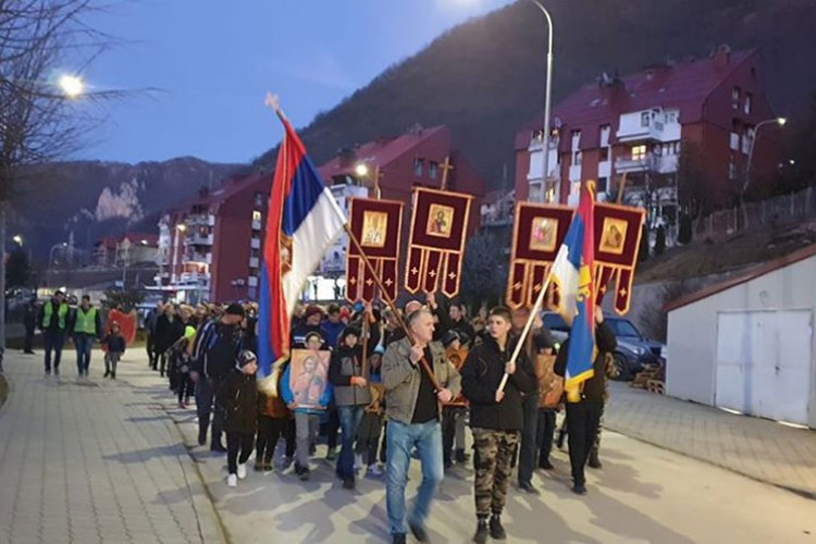 Privremeno obustavljene litije kako bi se spriječio virus korona