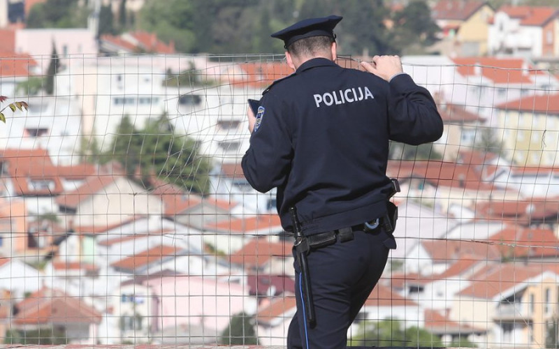 Policija u Tuzli provjerava osobe u izolaciji