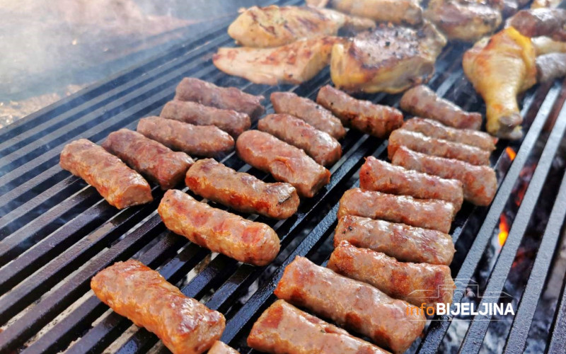 Još jedna kazna u Bijeljini: Roštilj prodavao na šalteru roštiljnice