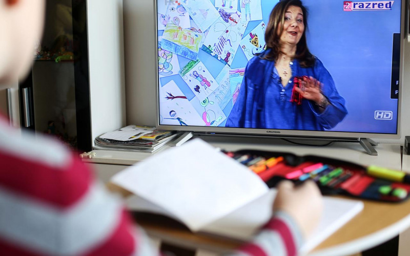 Nastavnici da budu dostupni za pružanje pomoći učenicima