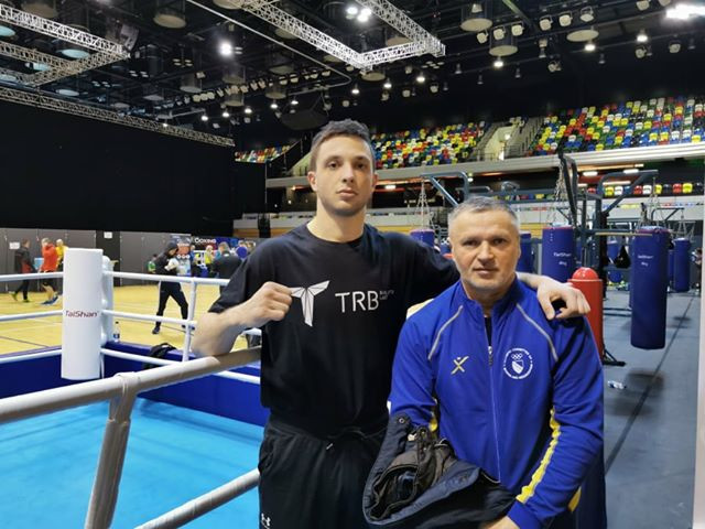 Bokseri iz Bijeljine blokirani u Londonu, čekaju pomoć Gradske uprave i Olimpijskog saveza BiH