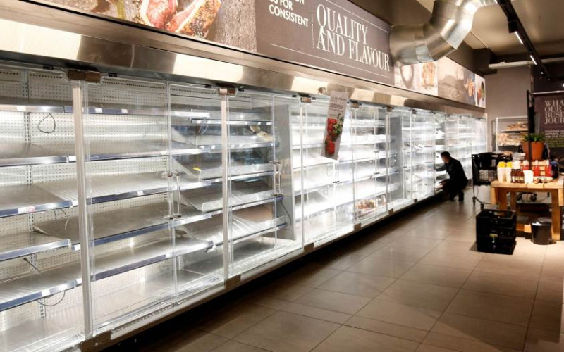 Vino, pomorandže, marihuana ili oružje? Šta je najvažnije za kućne zalihe