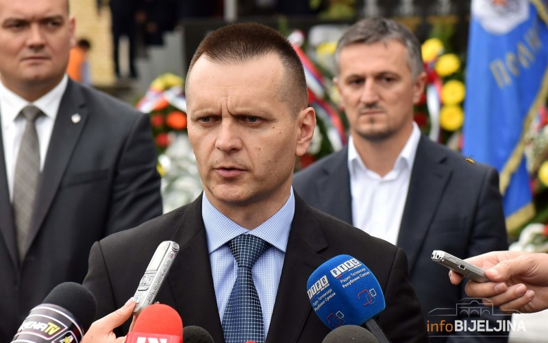 Lukač: Građani da poštuju policijski čas, na ulicama policija sa dugim cijevima