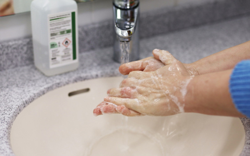 Kako redovno prati ruke, a da koža ne strada
