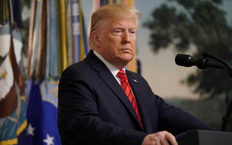 Tramp odustao od karantina, SAD protraćile mesec dana bitke sa virusom