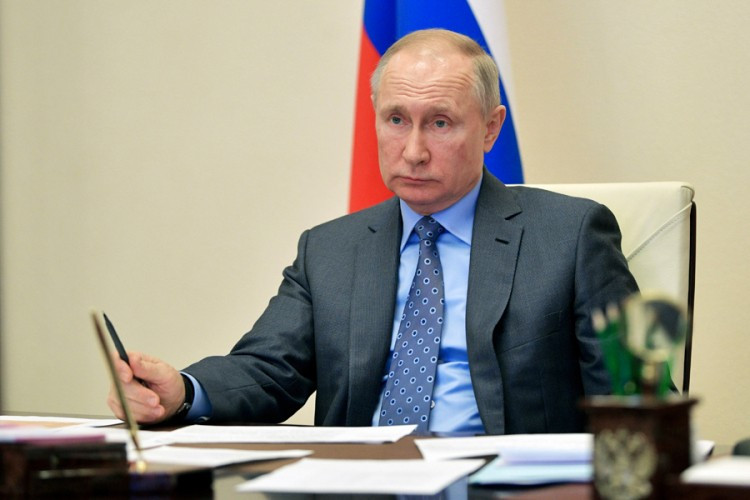 Putin: Cijeli april neradni, plate radnicima redovne