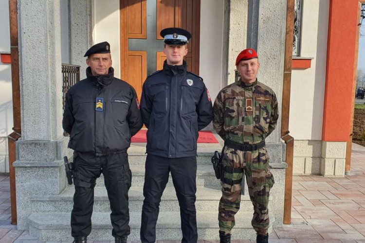 Dan policije RS: Otac i dva sina ponosno nose uniforme