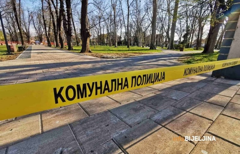 PUSTI PARKOVI I JAVNE POVRŠINE Bijeljinci poštuju Odluku o zabrani okupljanja /FOTO/