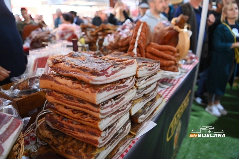 Dodik na Sajmu mesa u Bijeljini: Srpska uložila u stočarstvo više od 180 miliona (FOTO)