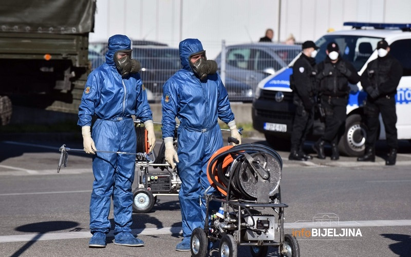 RUSKI STRUČNJACI U BIJELJINI U toku dezinfekcija Bolnice