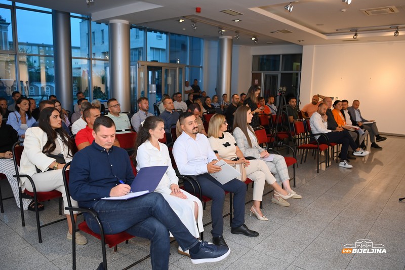 Rok 20 dana, moguća i tužba: Završena debata o subvencijama za privatne vrtiće u Bijeljini (VIDEO)