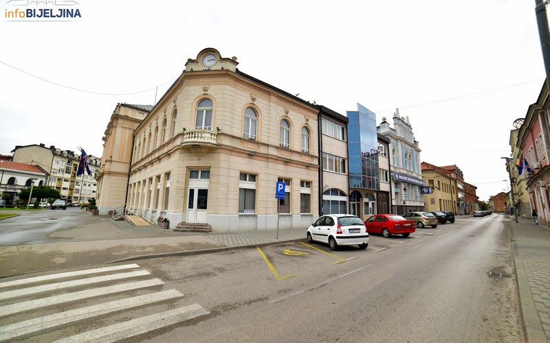 Nakon skoro dva mjeseca restriktivnih mjera, otvaraju se i radnje u Srpskoj