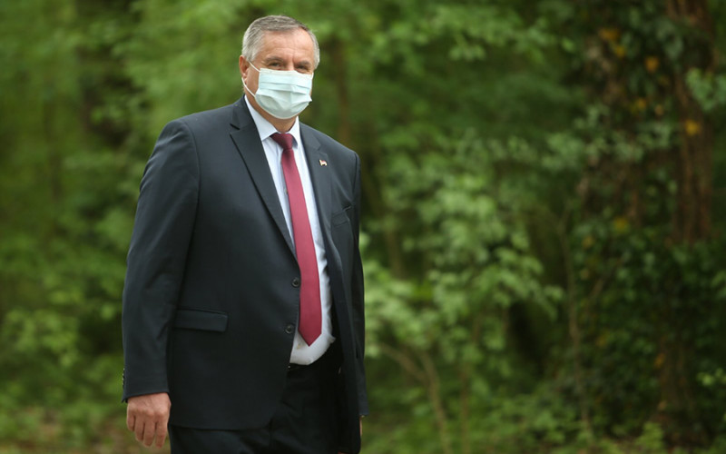 SUTRA ĆE BITI SVE POZNATO Višković: Odluka o policijskom času zavisiće od broja novozaraženih
