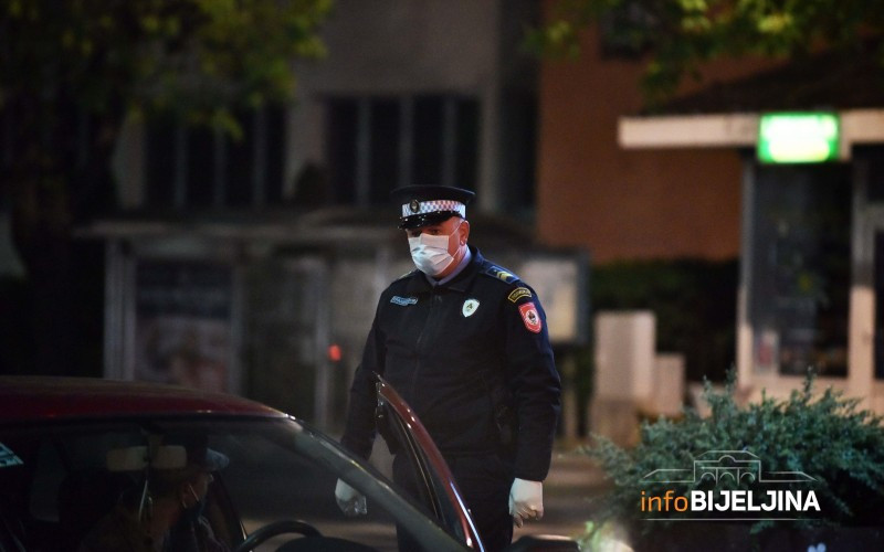 Izolaciju prekršilo osam, a policijski čas 36 osoba