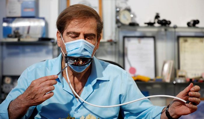 Izraelski izumitelji razvili masku s kojom može da se jede