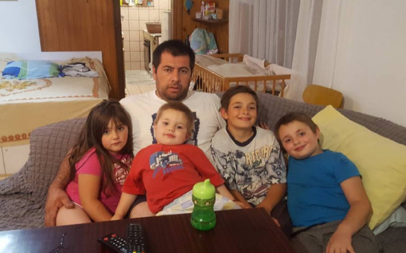 Roditeljima petoro djece izgorio dio kuće i ostali bez posla