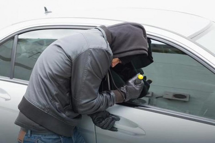 Zvornik: Ukradena “škoda oktavija”