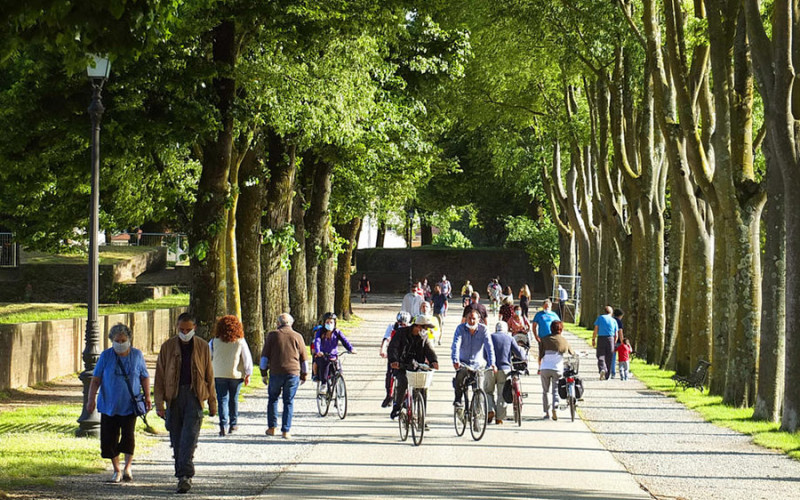 STIŽU UPOZORENJA IZ SZO “Još uvijek je u pitanju prvi talas, bolest se tek razvija”