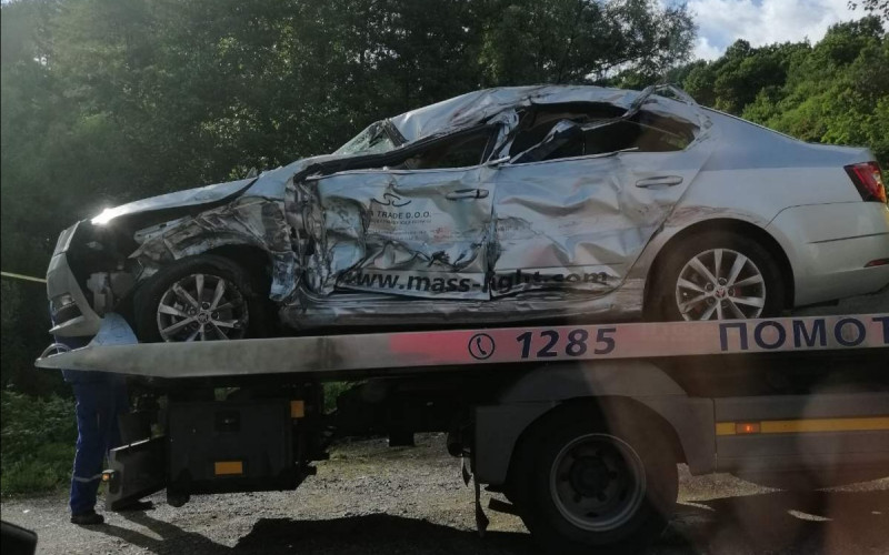 TEŽAK UDES Vozač iz Dervente završio u bolnici nakon sudara sa kamionom, obustavljen saobraćaj