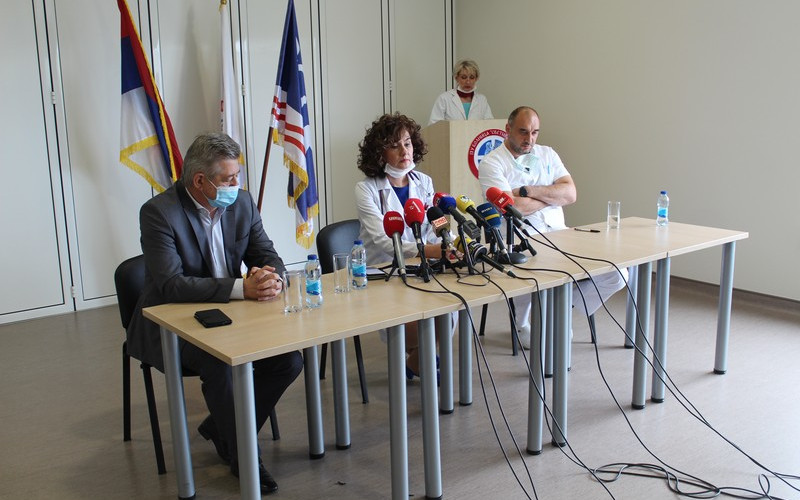 Prva urološka operacija najsavremenijim aparatom (FOTO)