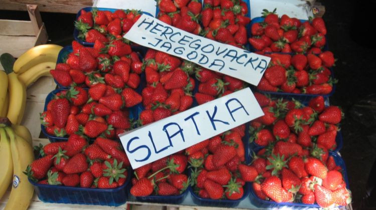 Bijeljina: Prerađivači ostali bez domaće jagode, uvoze iz Grčke