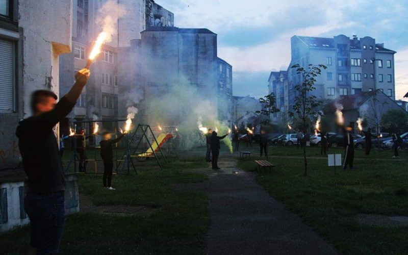 Navijači Radnika bakljadom obilježili 75. godišnjicu FK “Radnik”