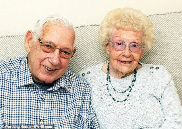 Par koji je bio u braku 71 godinu umro nakon pet dana razdvojenosti zbog koronavirusa