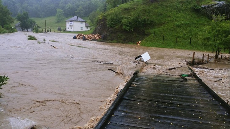 Poplave u Tuzlanskom kantonu