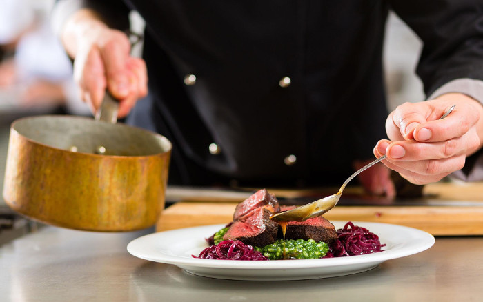 Učenici u RS zainteresovani za ugostiteljstvo: Kuvarima lakše do posla